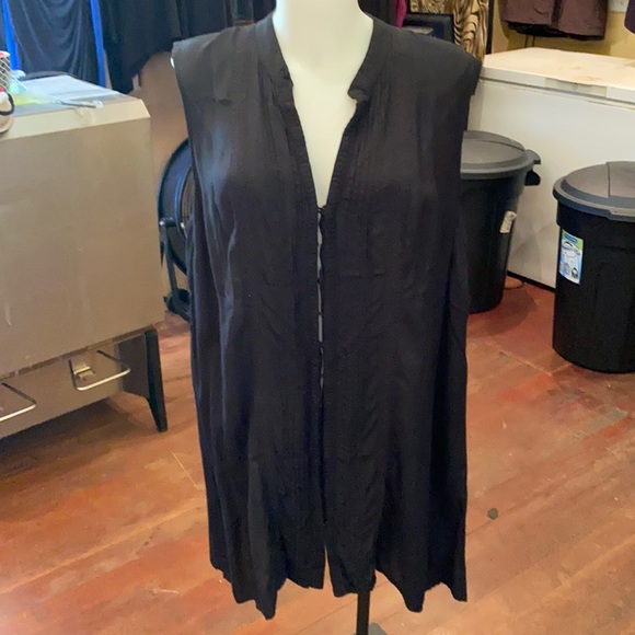 Light summer button up - Picture 1 of 2